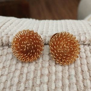 Elegant Gold Flower Earrings